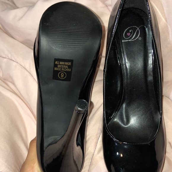 Shoes - Picture 2 of 3